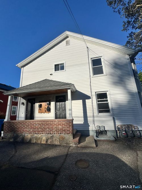 35-33-35 New St, Shelton, CT, 06484-2315 | Card Image