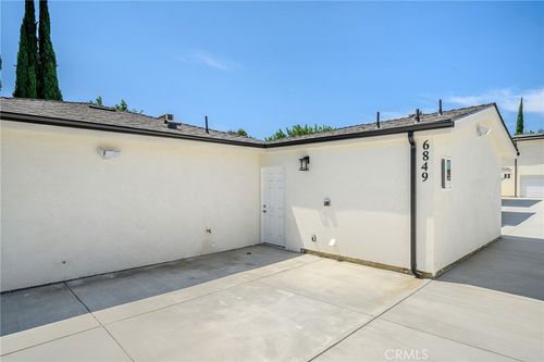 6849 De Celis Pl, Van Nuys, CA, 91406-5713 | Card Image