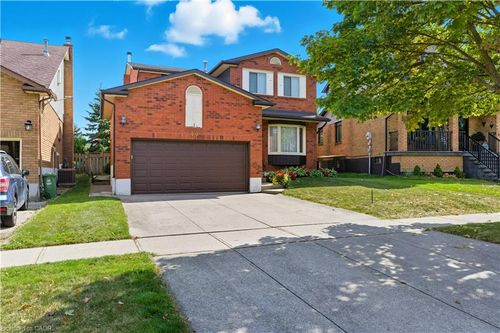 40 Gatestone Dr, Stoney Creek, ON, L8J2P4 | Card Image