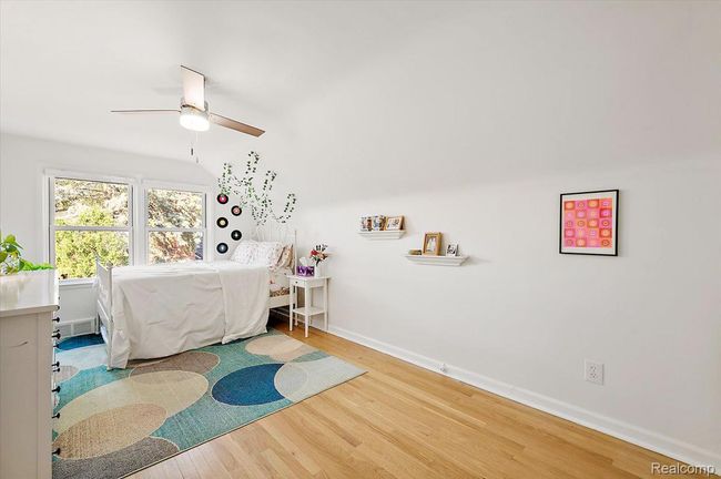 Second Floor Bedroom #1 | Image 20