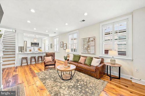 5-328 Spruce St, PHILADELPHIA, PA, 19106-4233 | Card Image