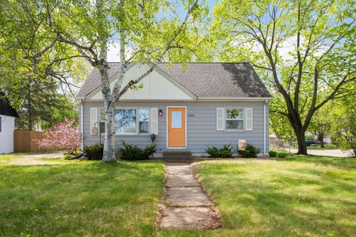 7025 47th Ave N, Crystal, MN, 55428-4627 | Card Image