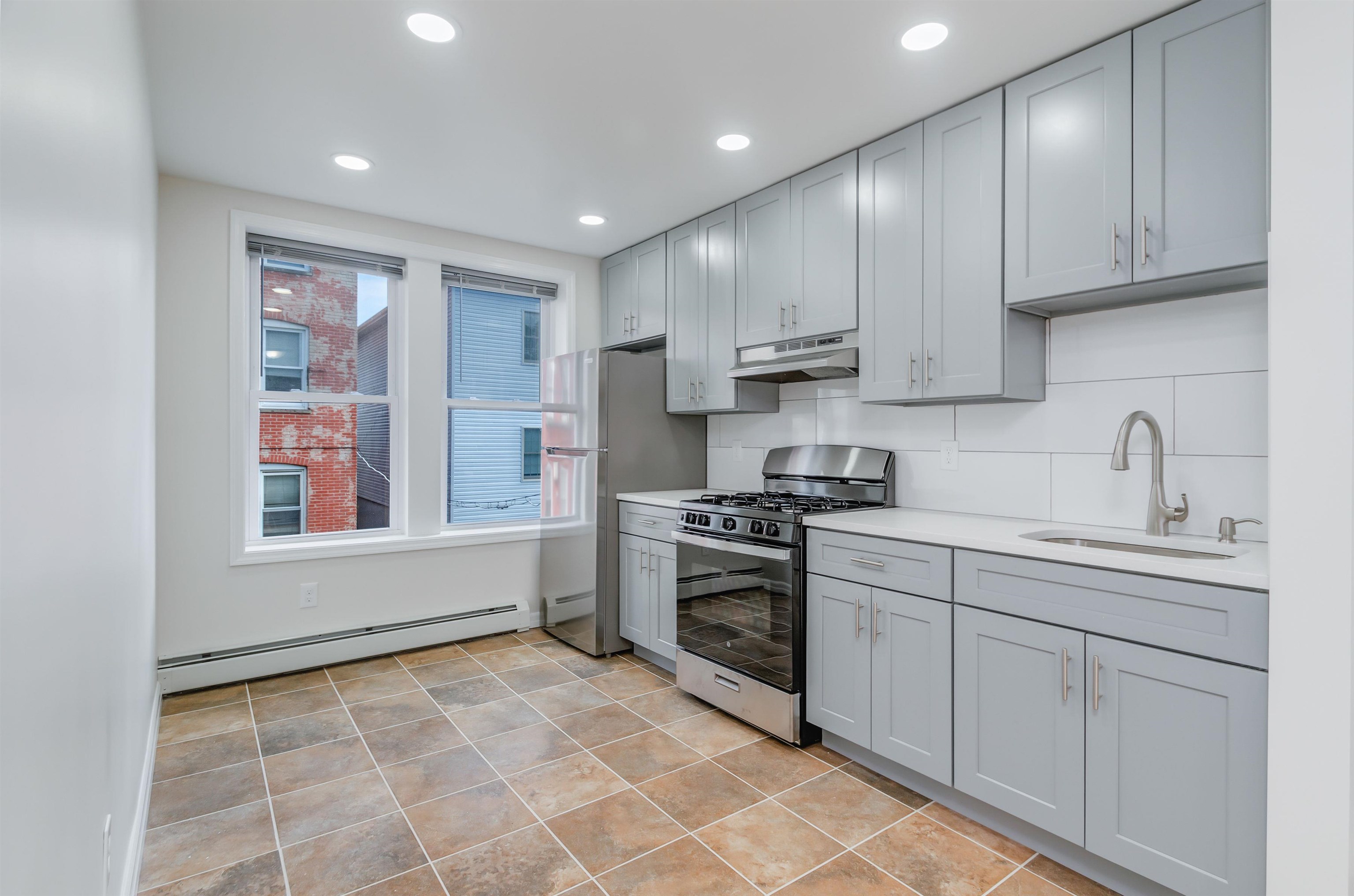 Residential Lease in Bayonne 4