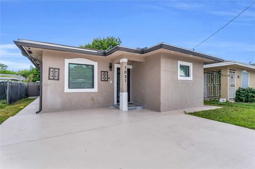 7031 Nw 20th Ave, Miami, FL, 33147-6916 | Card Image