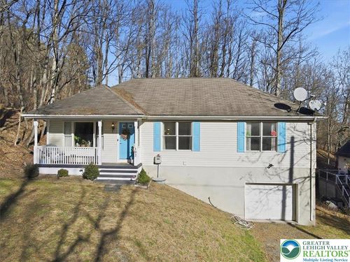 102 Longshore Cir, East Stroudsburg, PA, 18302-9687 | Card Image