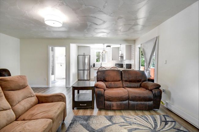2289 Loop Rd, Home with 6 bedrooms, 4 bathrooms and 4 parking in Wilberforce ON | Image 9