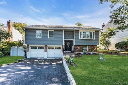 3 Bayview Pl, Locust Valley, NY, 11560-1236 | Card Image