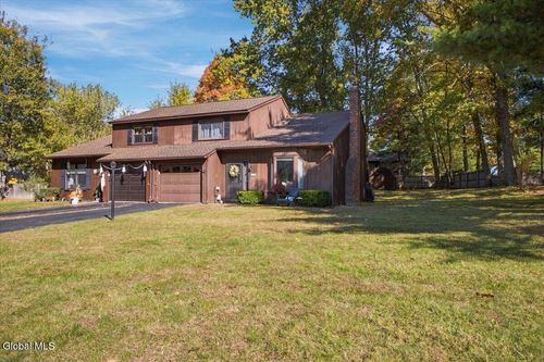 13B Woodcliffe Dr, Clifton Park, NY, 12065 | Card Image