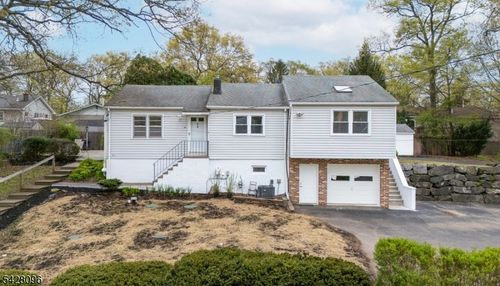 54 Reidy Pl, Hewitt, NJ, 07421-2830 | Card Image