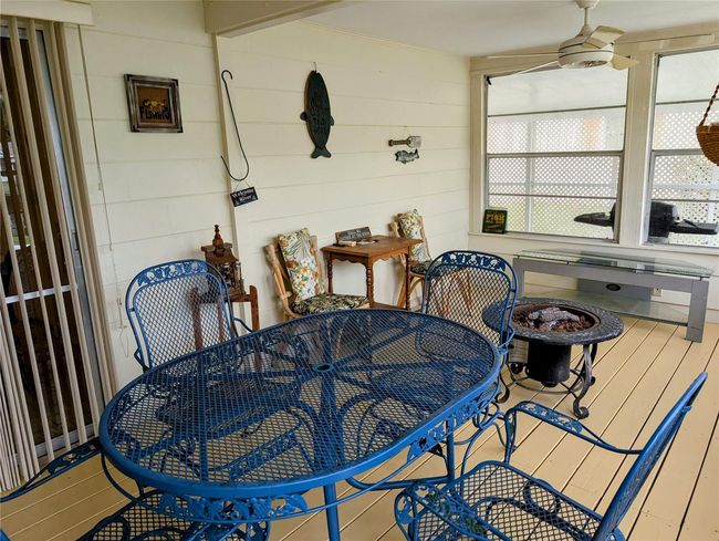 Florida room overlooking canal | Image 19