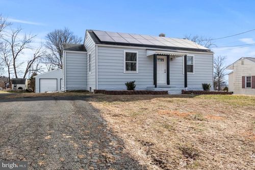 1196 N State St, POTTSTOWN, PA, 19464-1719 | Card Image