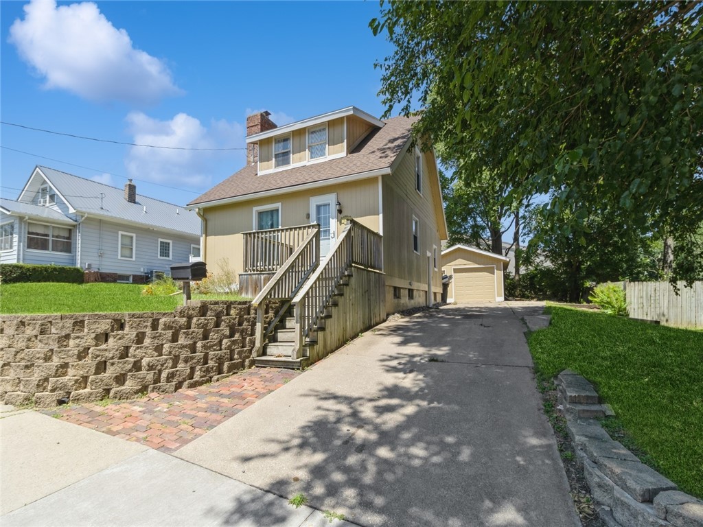 Bell Ave, Des Moines, IA 50315