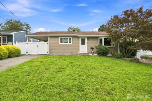 114 Kendall Dr, Parlin, NJ, 08859-1140 | Card Image
