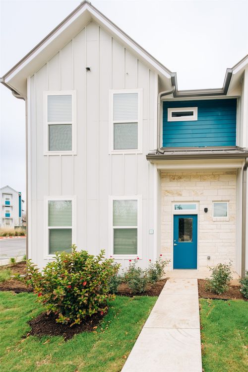 10103-7051 Meadow Lake Blvd, Austin, TX, 78744-5751 | Card Image