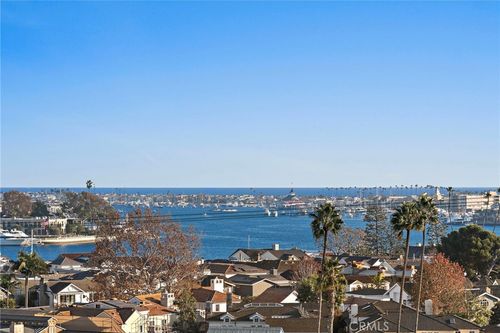 521 Kings Rd, Newport Beach, CA, 92663-5709 | Card Image