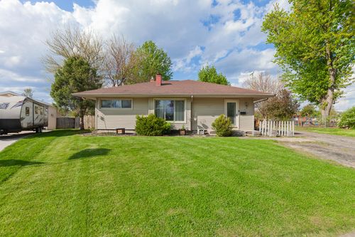 260 Renfrew Ave, Adrian, MI, 49221-1810 | Card Image