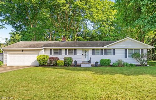 2315 Burnham Rd, Fairlawn, OH, 44333-3946 | Card Image