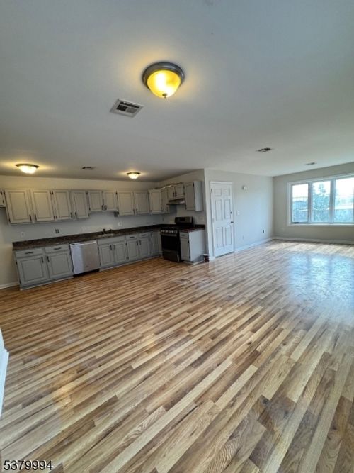 117 Elizabeth Ave, Elizabethport, NJ, 07206-1633 | Card Image