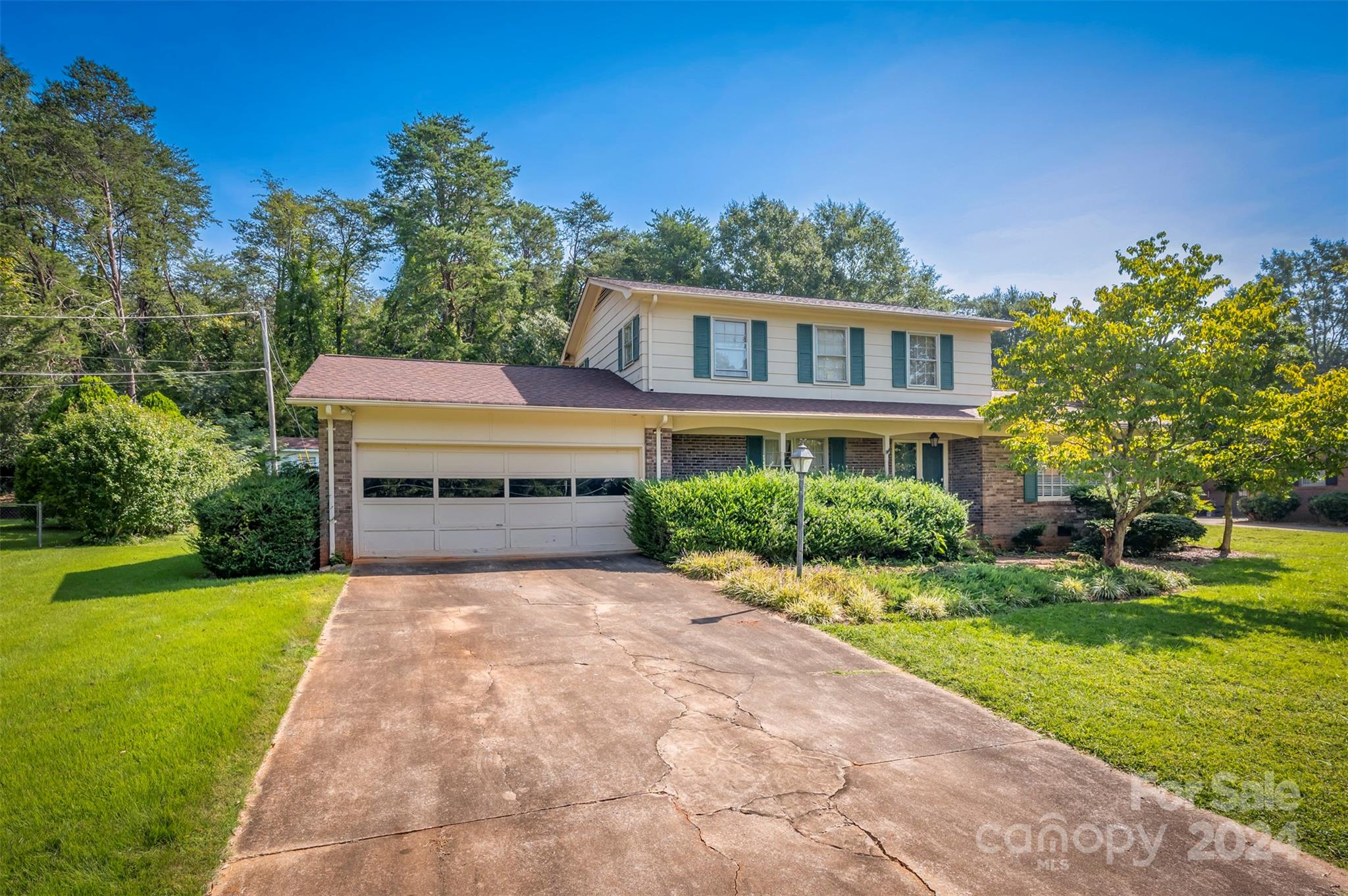 Greenbriar Dr, Forest City, NC 28043