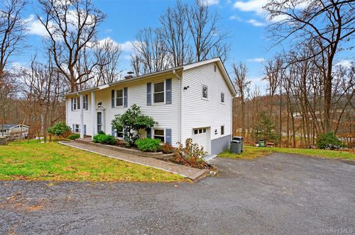 1159 Winding Ct, Mohegan Lake, NY, 10547-2010 | Card Image