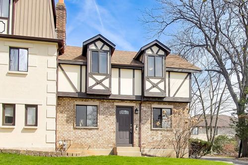 apt-a-828 Village Quarter Rd, West Dundee, IL, 60118-2137 | Card Image