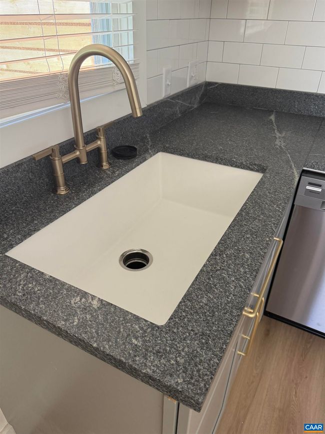 106 Perry Dr, House attached with 2 bedrooms, 1 bathrooms and null parking in CHARLOTTESVILLE VA | Image 11