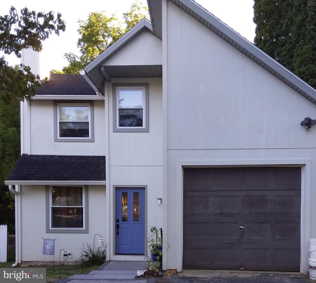 New Hampshire Ln, Downingtown, PA 19335
