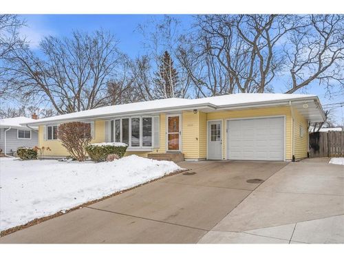 2620 Roth Pl, White Bear Lake, MN, 55110-4533 | Card Image