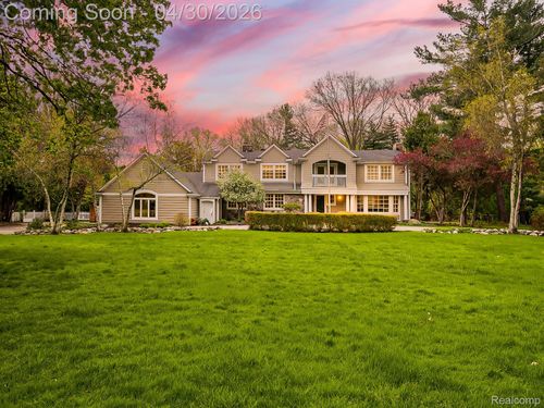 2085 Quarton Rd, Bloomfield Hills, MI, 48301-2320 | Card Image