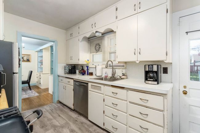 34900 Chestnut St, House other with 4 bedrooms, 3 bathrooms and null parking in Wayne MI | Image 13