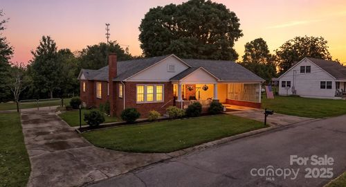 116 Huss Ave, Hudson, NC, 28638-2214 | Card Image