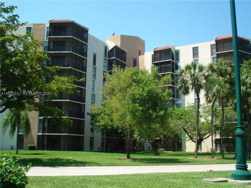 306-3101 N Country Club Dr, Aventura, FL, 33180-1668 | Card Image