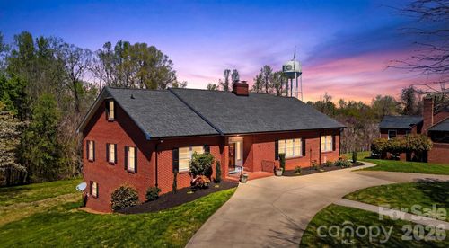 32 Falls Ave, Granite Falls, NC, 28630-1515 | Card Image