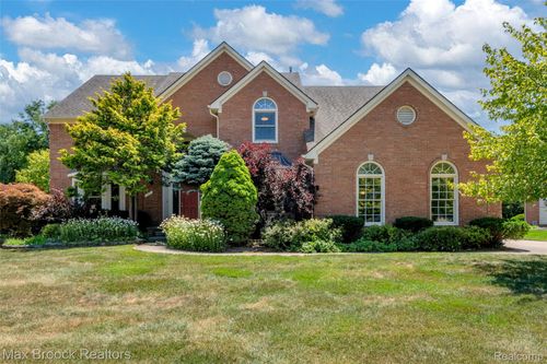 107 Millstone Dr, Troy, MI, 48084-1738 | Card Image