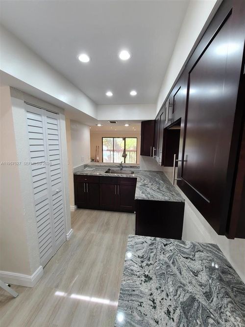 720-4020 Del Rio Way, Sunrise, FL, 33351-6312 | Card Image