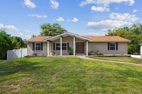 246 Cedar Trail Dr, Ballwin, MO, 63011-2655 | Card Image