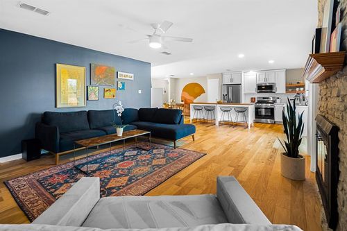 3212 Harpers Ferry Ln, Austin, TX, 78745-6723 | Card Image