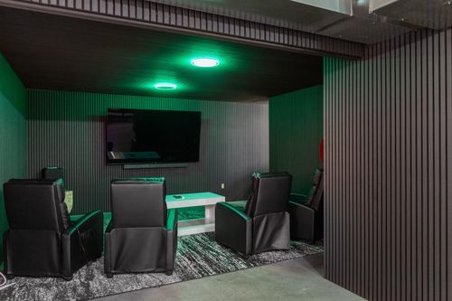 275 Mills Point Rd, Colchester, VT, 05446-6632 | Card Image