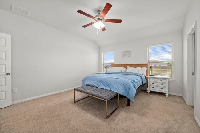 352 Backstays Loop, House other with 4 bedrooms, 3 bathrooms and 5 parking in Kyle TX | Image 18