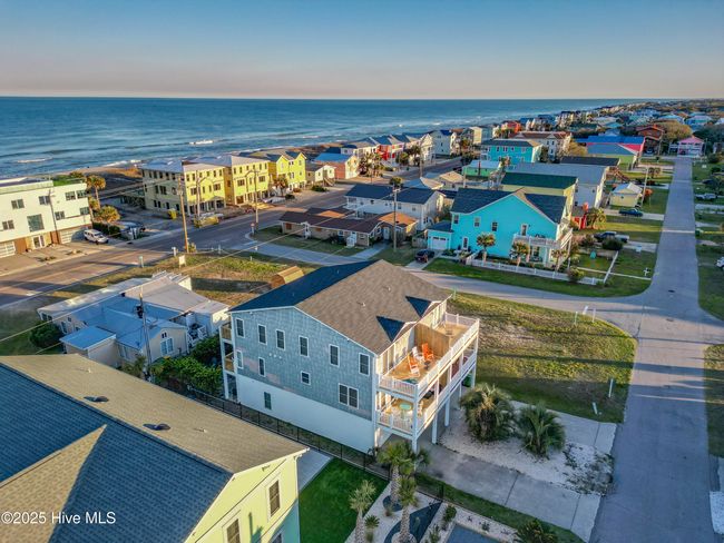 B - 537 Third Ave S, Condo with 4 bedrooms, 5 bathrooms and 1 parking in Kure Beach NC | Image 46