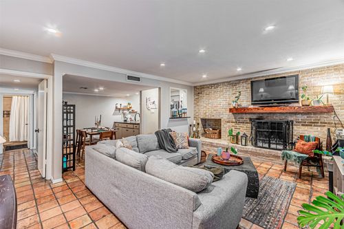 apt-226-5916 Birchbrook Dr, Dallas, TX, 75206-4560 | Card Image