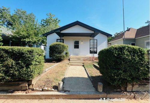 715 W Monterey St, Denison, TX, 75020-6125 | Card Image