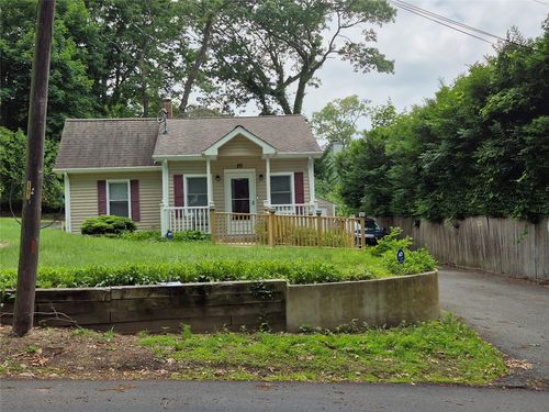 20 Jerome Rd, Sound Beach, NY, 11789-1947 | Card Image