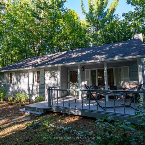 10262 Oakburn Crt, Grand Bend, ON, N0M1T0 | Card Image