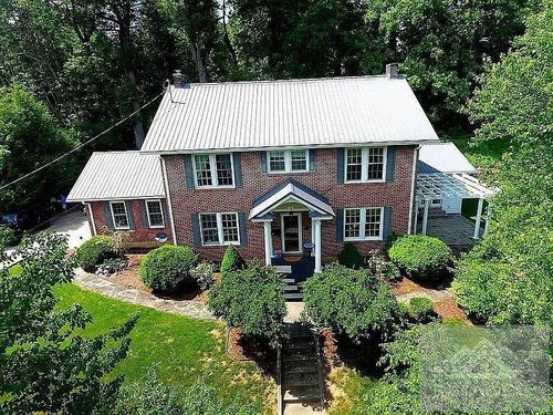 419 Oakhurst Ave, Bluefield, WV, 24701-4136 | Card Image