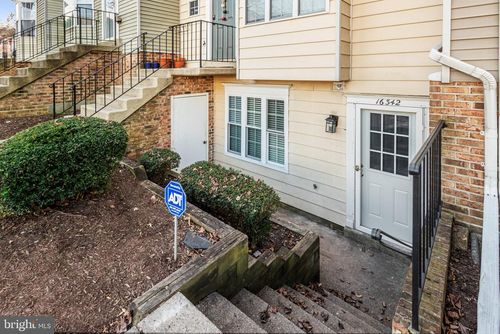 16342 Taconic Cir, DUMFRIES, VA, 22025-1534 | Card Image