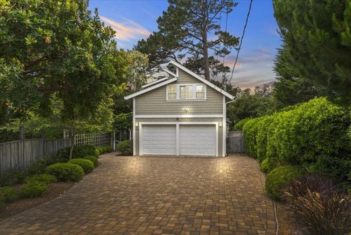 494 Grove Acre Ave, Pacific Grove, CA, 93950-3809 | Card Image
