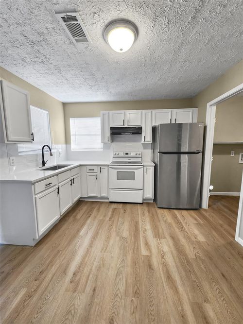 137 County Road 3431, Cleveland, TX, 77327-9018 | Card Image