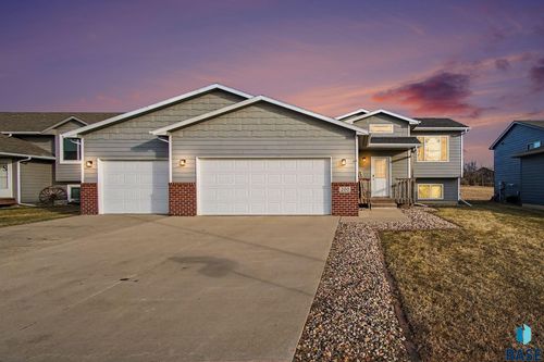 200 N Ceylon Ave Avenue, Tea, SD, 57064 | Card Image