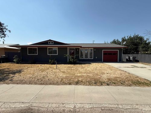 303 S 5th St W, Homedale, ID, 83628-3328 | Card Image